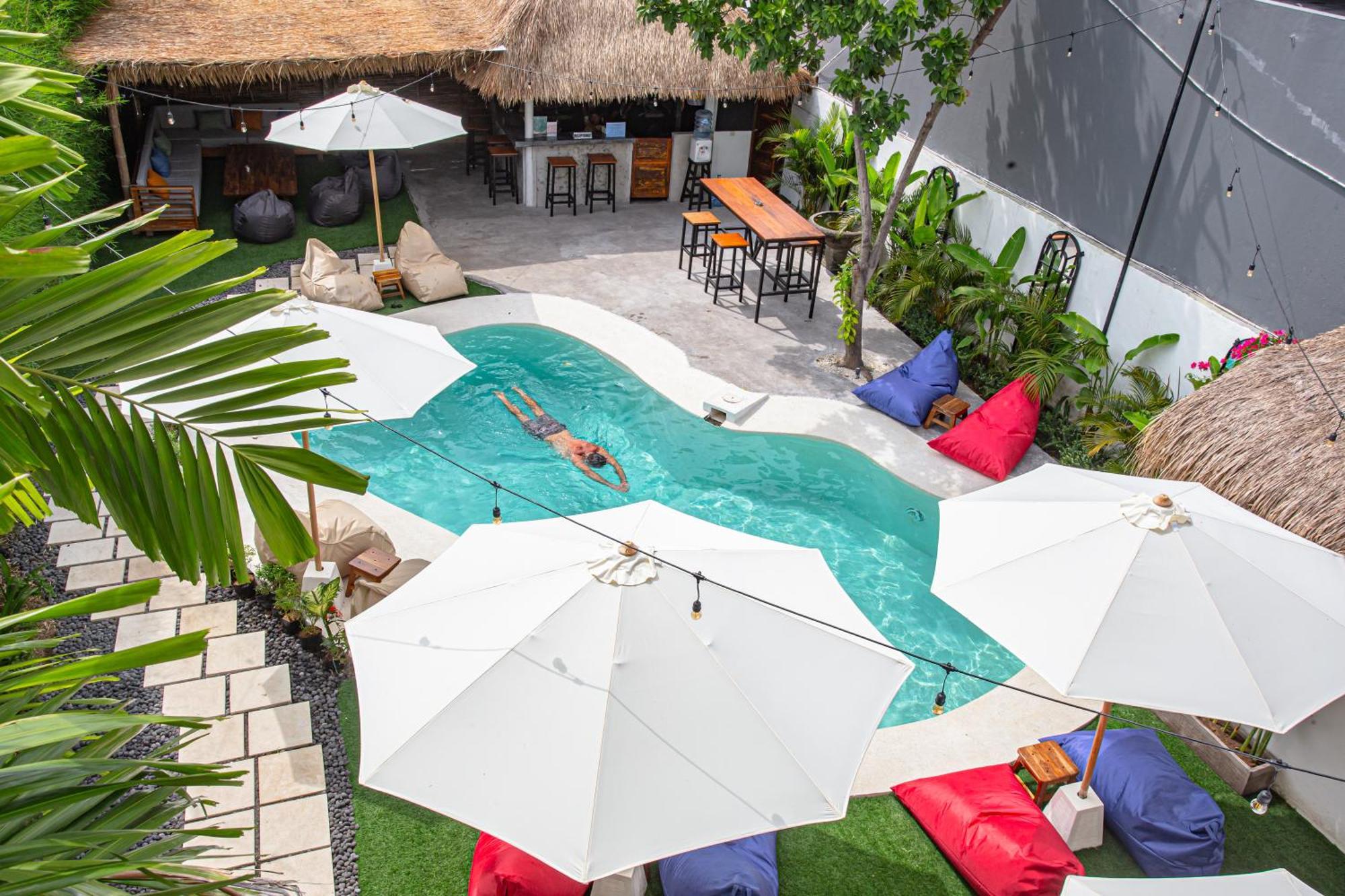 What The Duck Backpackers Canggu  Exterior photo
