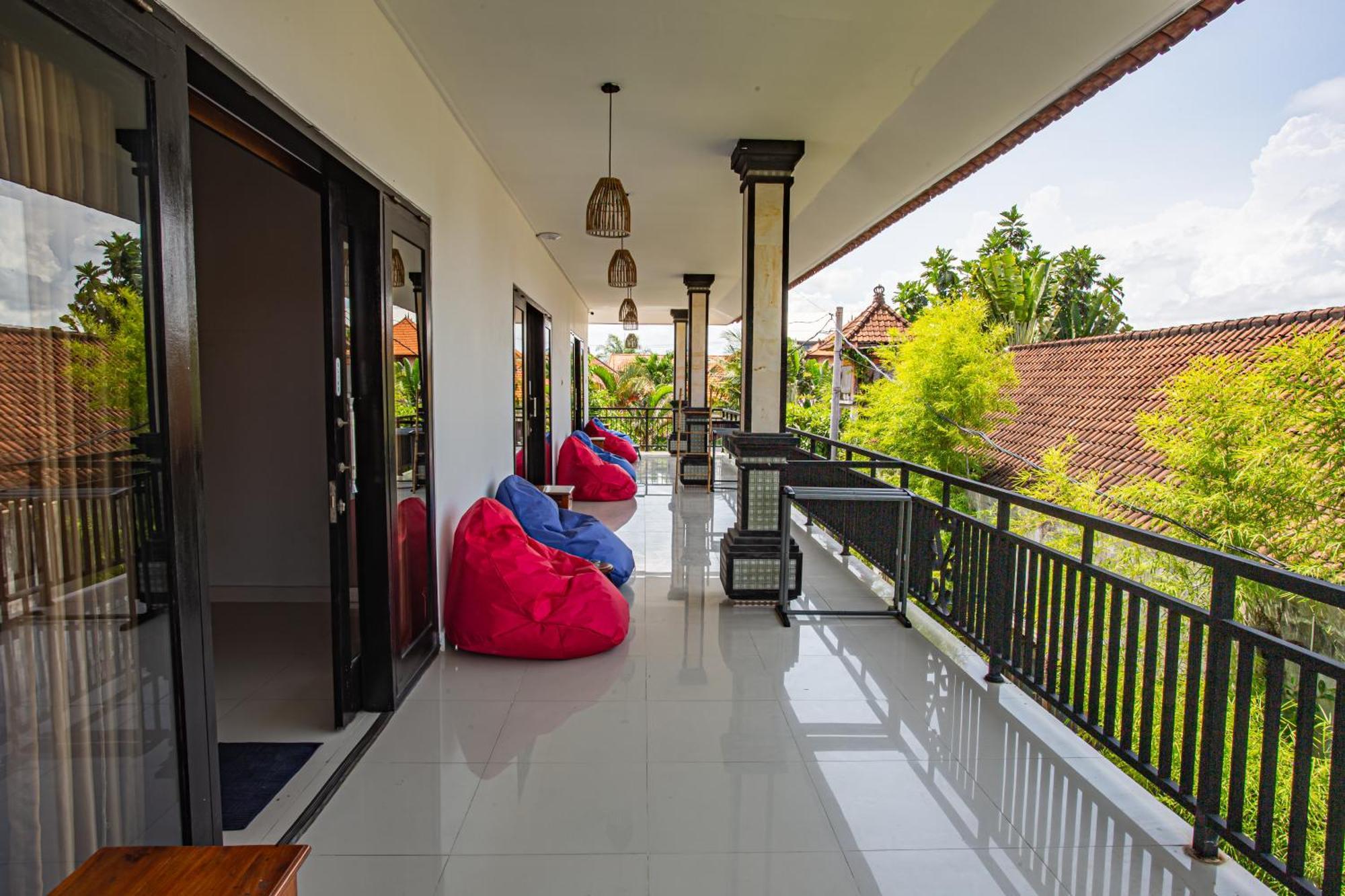 What The Duck Backpackers Canggu  Exterior photo
